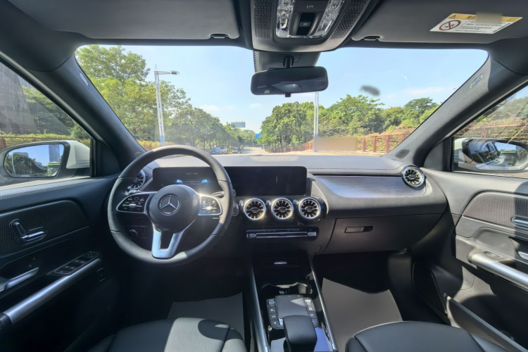 奔驰GLA 2023款 GLA 220中控内饰7003