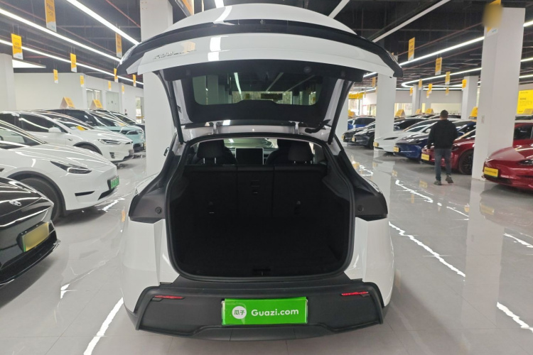 特斯拉 Model Y 2025款 长续航全轮驱动版机舱底盘23