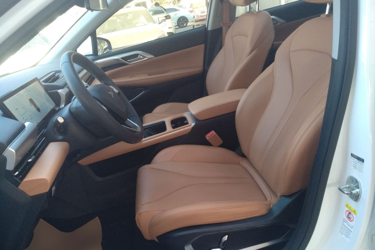 小鹏P5 2024款 500Plus版中控内饰19