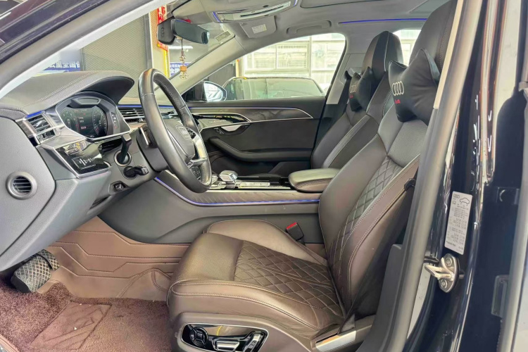 奥迪A8 2021款 A8L 50 TFSI quattro 舒适型中控内饰19