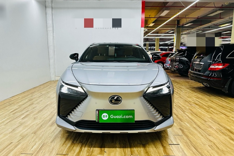 雷克萨斯RZ 2023款 450e 四驱纵享版车身外观6006