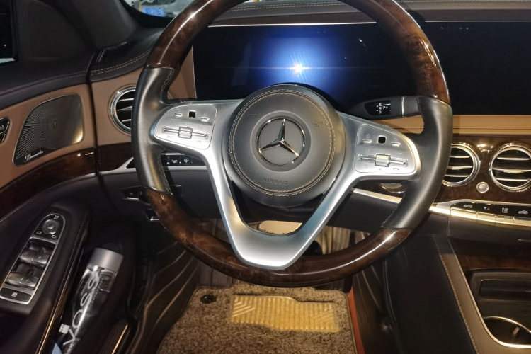 奔驰S级 2019款 S 350 L 豪华型 臻藏版中控内饰13