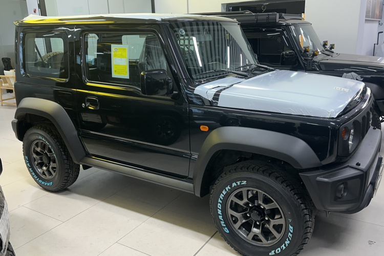 铃木 吉姆尼 jimny 手动挡车身外观6002