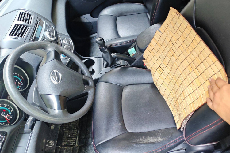 陆风X5 2013款 2.0T 手动创享版局部细节19