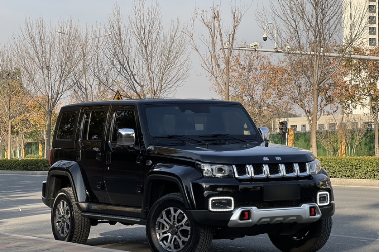 北京BJ40 2023款 2.0T 自动四驱城市猎人版侠客型车身外观6001