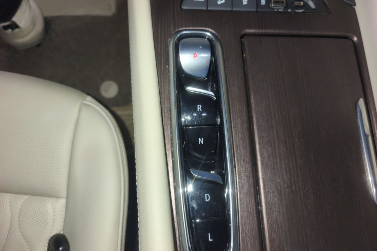 别克 昂科旗 2020款 28T 四驱Avenir艾维亚局部细节18