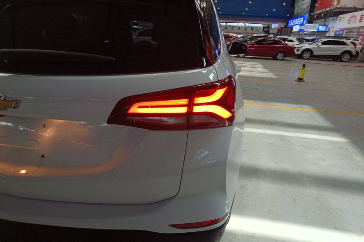 雪佛兰 探界者 2022款 535T 驰界版车身外观6006