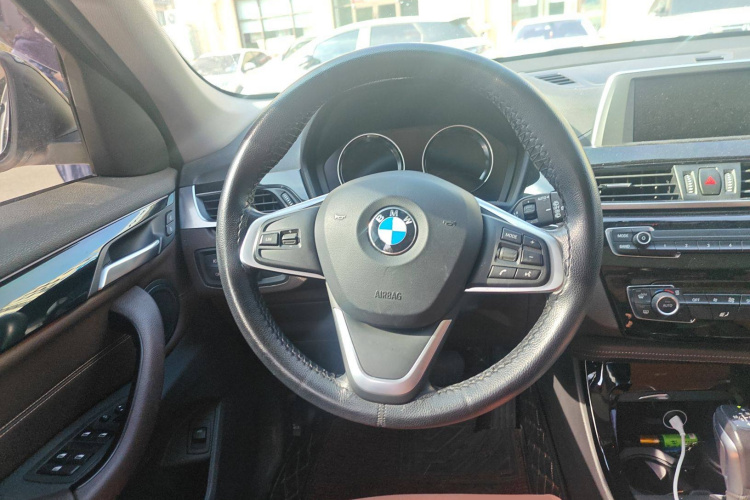 宝马X1 2018款 sDrive18Li 尊享型中控内饰13