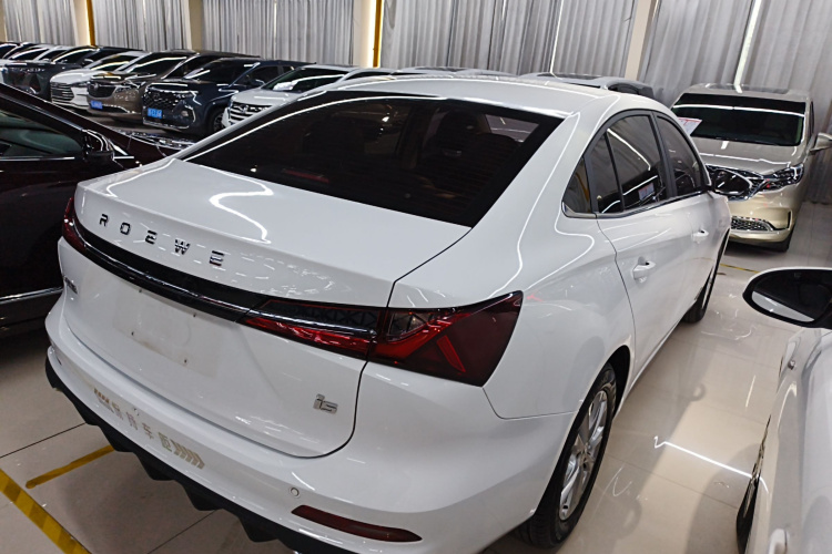 荣威i5 2023款 1.5L CVT豪华版车身外观6005