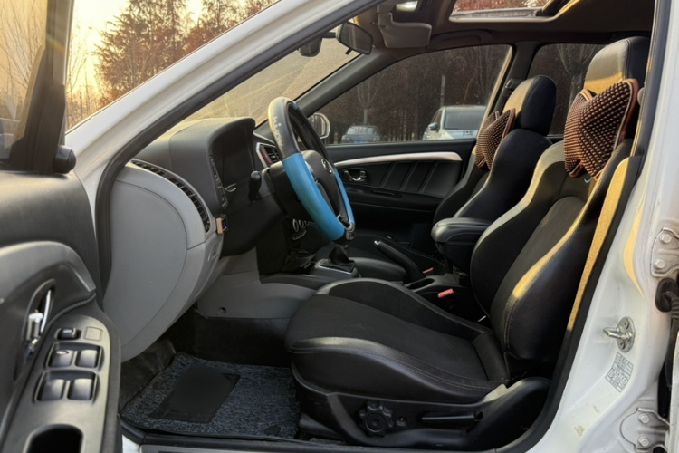 东南 V3菱悦 2015款 1.5L 手动风采版中控内饰7003