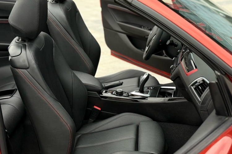 宝马2系(进口) 2018款 220i 敞篷轿跑车 运动设计套装中控内饰7011