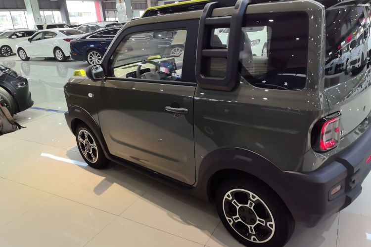 吉利银河 2025款 210km 熊猫骑士车身外观4