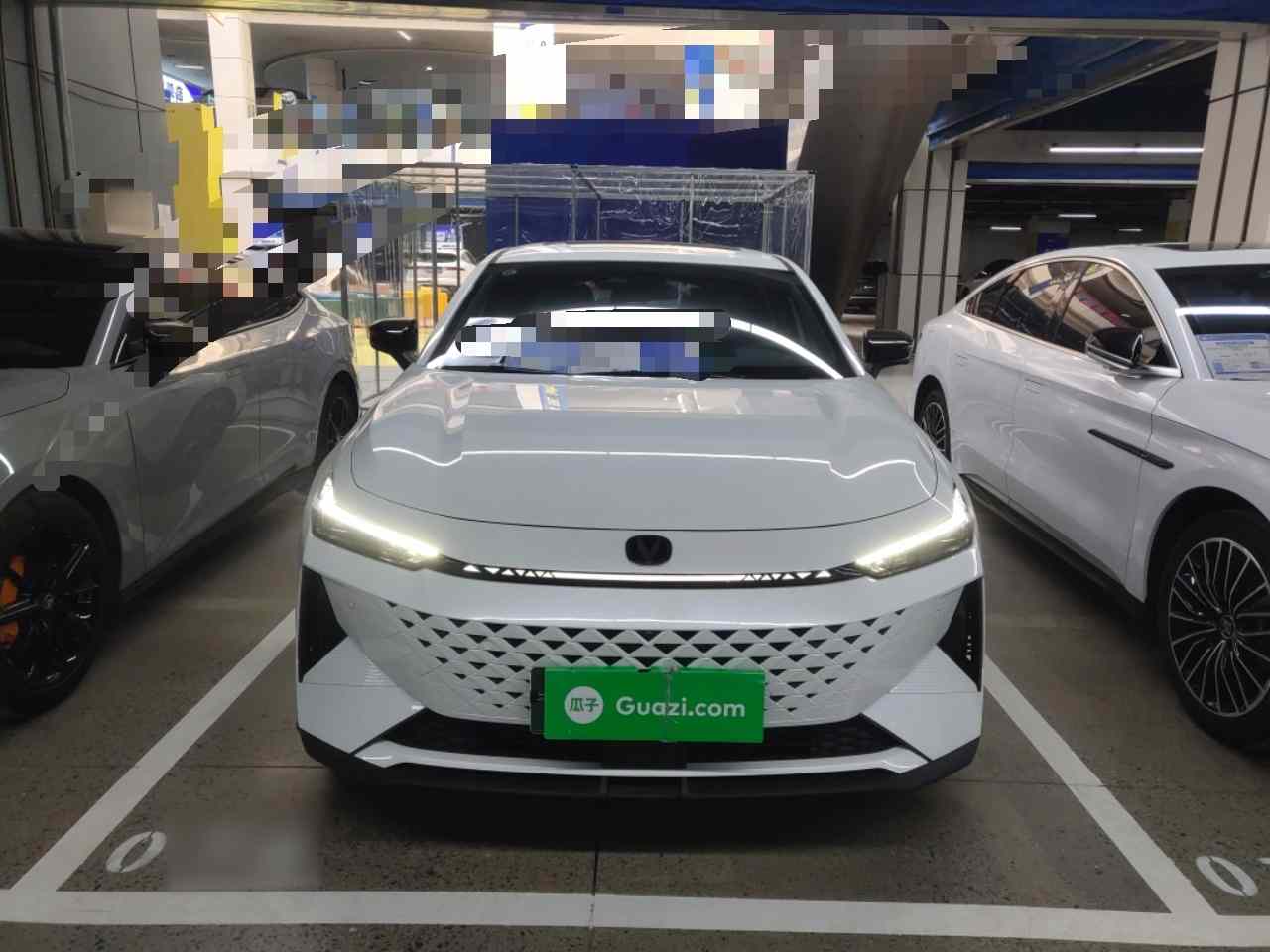 长安UNI-V 智电iDD 2024款 蓝鲸智电iDD 136km 智酷型(1)