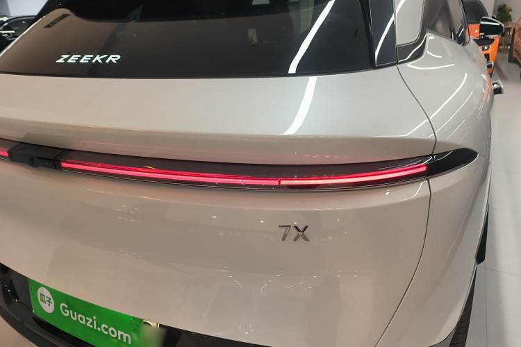 极氪7X 2025款 100kWh 长续航后驱智驾版车身外观6006
