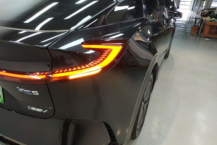 丰田bZ5 2025款 550 JOY车身外观6006