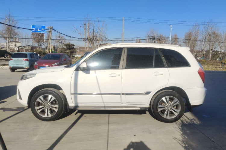 奇瑞 瑞虎3 2014款 1.6L 手动智尚版车身外观4