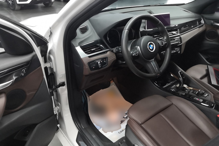 宝马X2 2020款 sDrive25i 领先型M运动套装中控内饰7003
