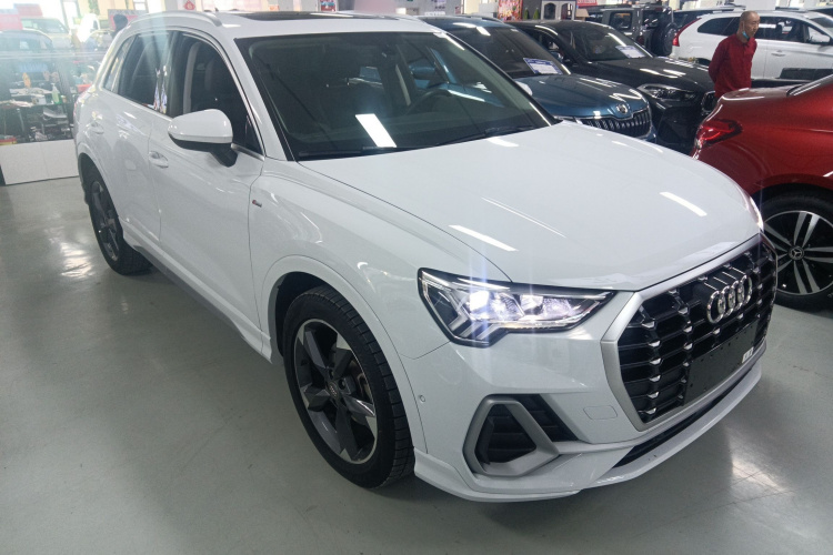 奥迪Q3 2021款 35 TFSI 时尚动感型车身外观3