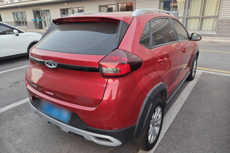 奇瑞 瑞虎3X 2021款 PLUS 1.5L CVT痛快红枣版II型车身外观7