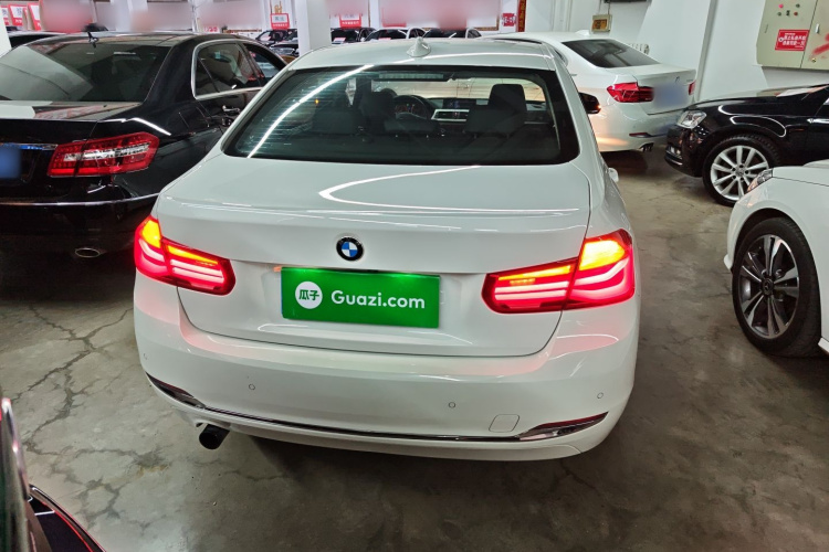 宝马3系 2016款 316Li 时尚型车身外观6