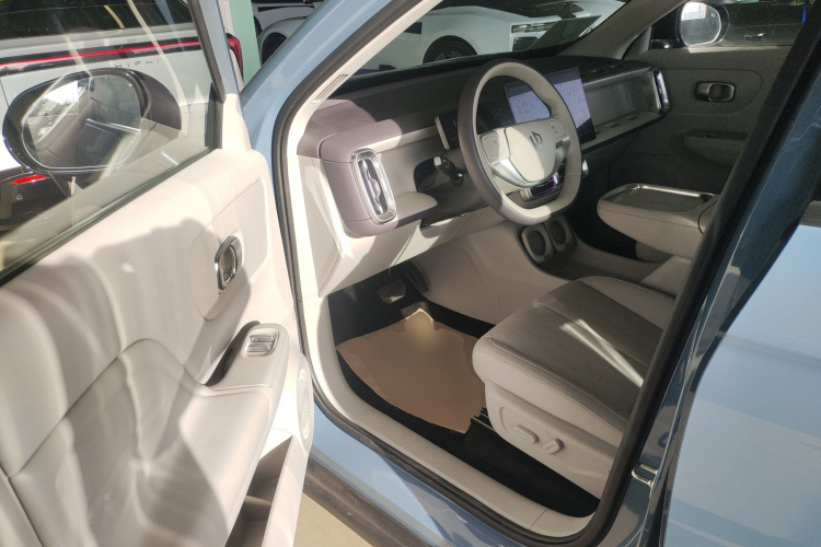 零跑汽车 零跑B10 2025款 510激光雷达版中控内饰7003