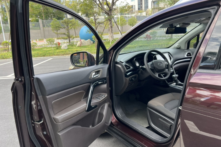 广汽传祺 传祺GS4 2015款 200T G-DCT精英版中控内饰7008