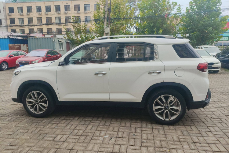 北京现代ix35 2019款 2.0L 自动两驱智勇·畅质版 国V车身外观4