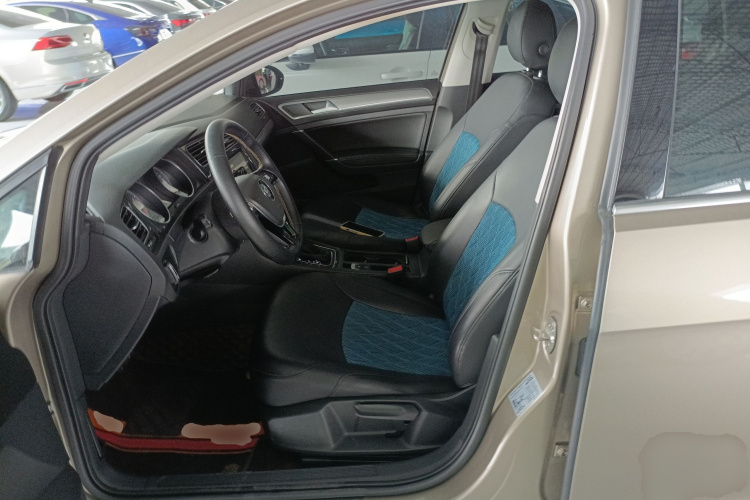 大众 高尔夫 2018款 230TSI 自动舒适型中控内饰19