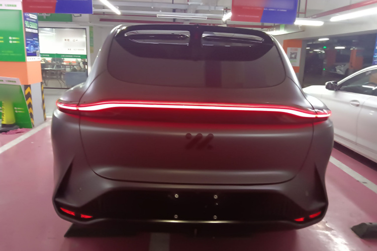 智己汽车 智己LS7 2023款 100kWh Pro四驱版车身外观6