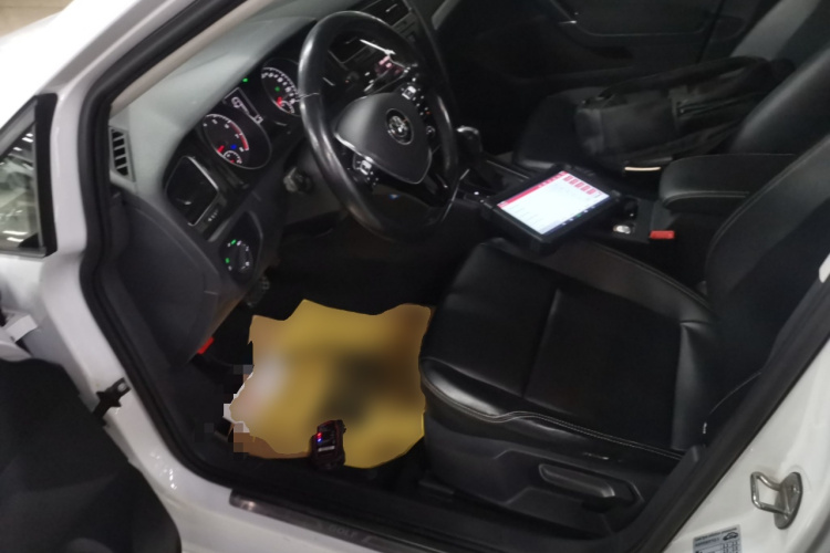 大众 高尔夫 2019款 200TSI DSG舒适进取版 国VI中控内饰19