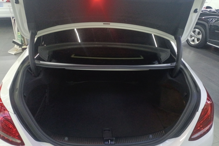 奔驰C级 2018款 C 200 L 运动版局部细节23