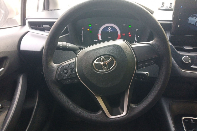 丰田 雷凌 2023款 TNGA 1.5L CVT进取版中控内饰13