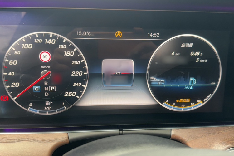 奔驰E级 2016款 E 300 L 时尚型局部细节14