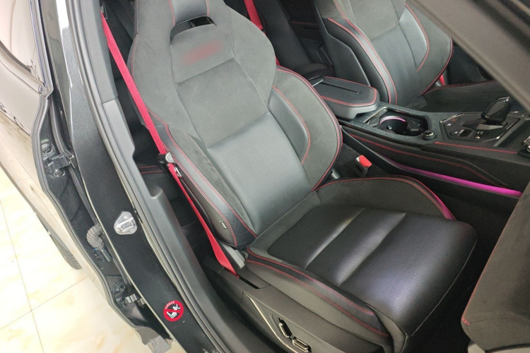 领克05 2020款 2.0TD 四驱时间限量版局部细节41