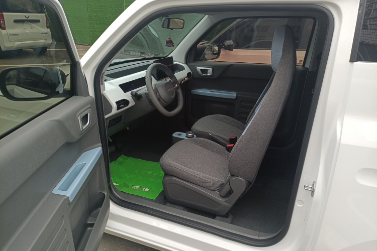 吉利银河 2024款 熊猫mini 200km 耐力熊中控内饰20