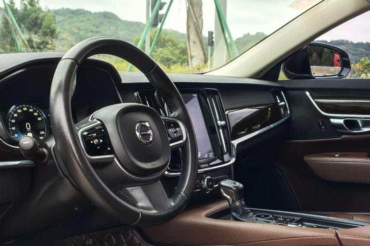 沃尔沃S90 2018款 T4 智逸版中控内饰7002