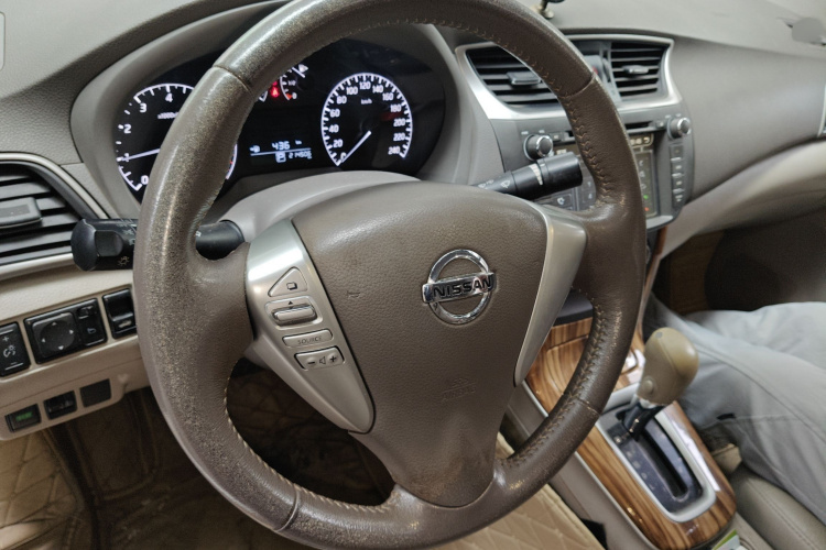 日产 轩逸 2012款 1.6XL CVT豪华版局部细节13