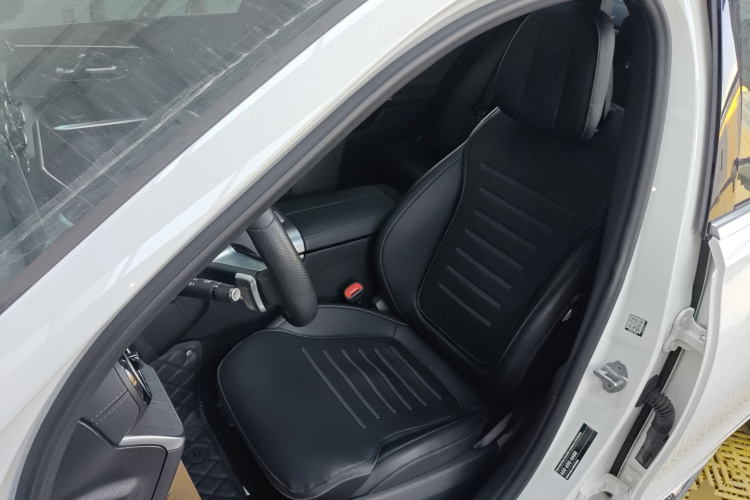 奔驰C级 2022款 C 200 L 运动版中控内饰19