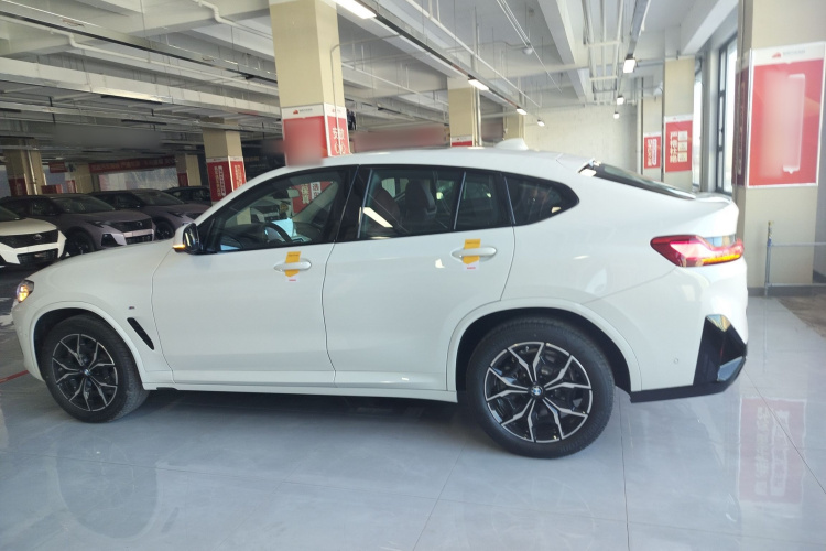 宝马X4 2022款 xDrive 25i M运动套装车身外观6003