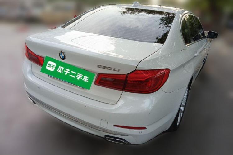 宝马5系 2020款 530Li 领先型 豪华套装车身外观6002