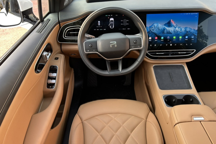 飞凡汽车 飞凡R7 2025款 长续版中控内饰7013