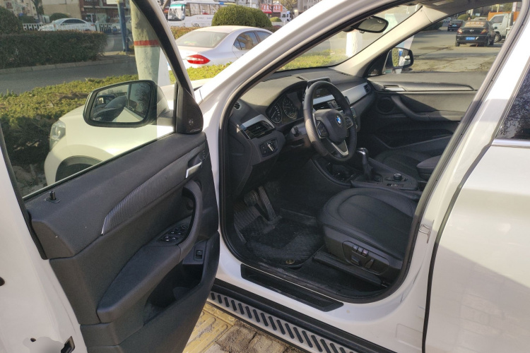 宝马X1 2018款 sDrive20Li 领先型中控内饰20