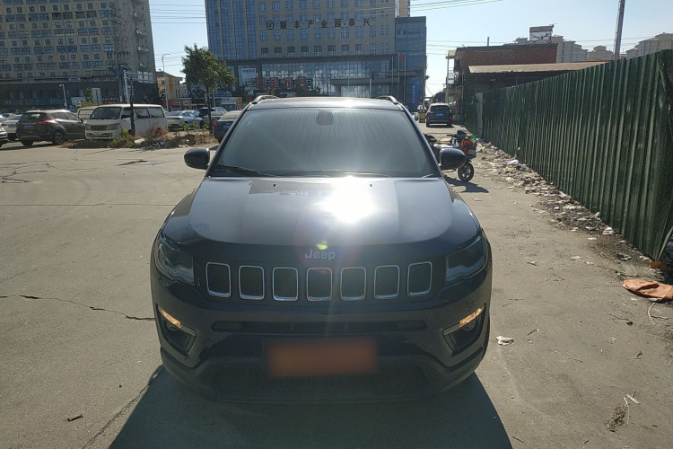 Jeep 指南者 2020款 220T 自动领先版车身外观6001