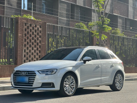 奥迪A3 2018款 30周年年型 Sportback 35 TFSI 风尚型