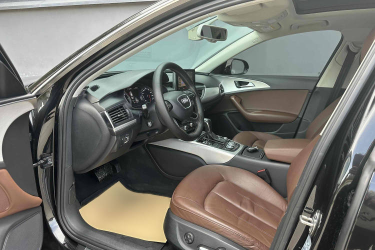 奥迪A6L 2018款 30周年年型 TFSI 进取型中控内饰7001