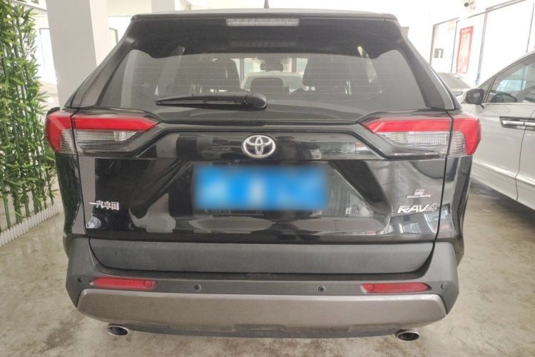丰田 RAV4荣放 2020款 2.0L CVT两驱风尚版车身外观6