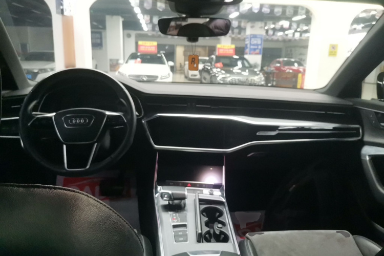 奥迪A6L 2021款 45 TFSI 臻选动感型中控内饰7002