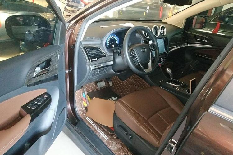 比亚迪S7 2016款 2.0T 自动尊贵型Plus中控内饰7004