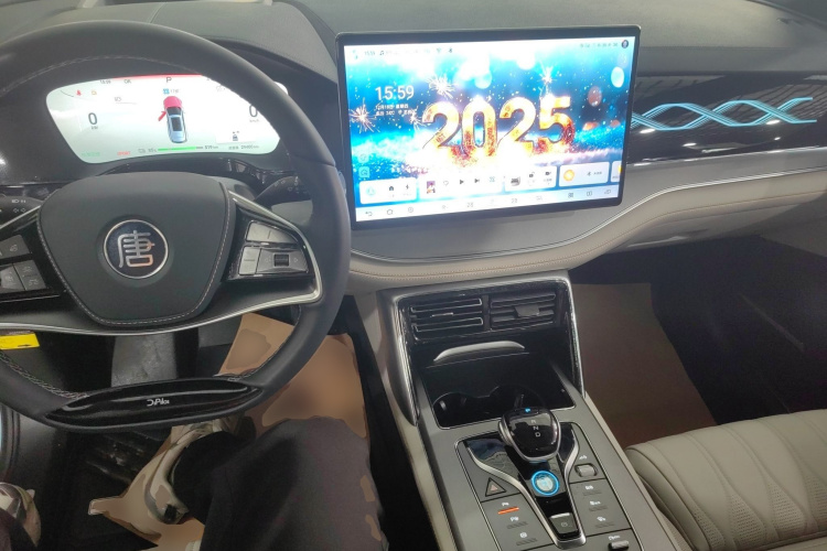 比亚迪 唐新能源 2024款 EV 冠军版 635KM 四驱旗舰型中控内饰12