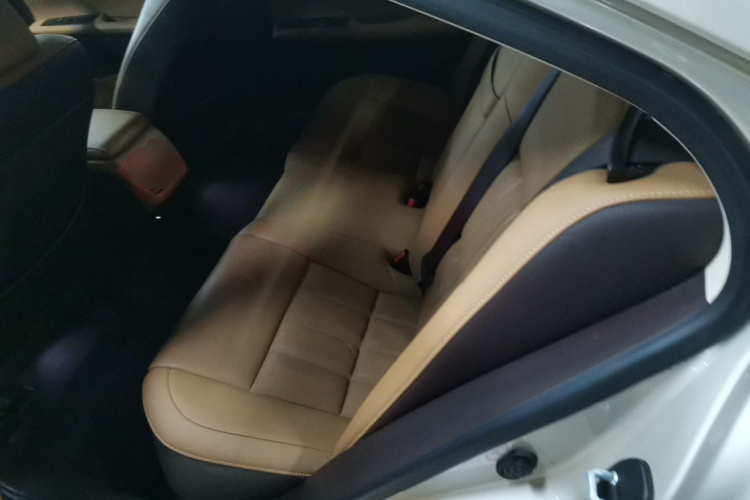 雷克萨斯ES 2015款 200 精英版中控内饰21